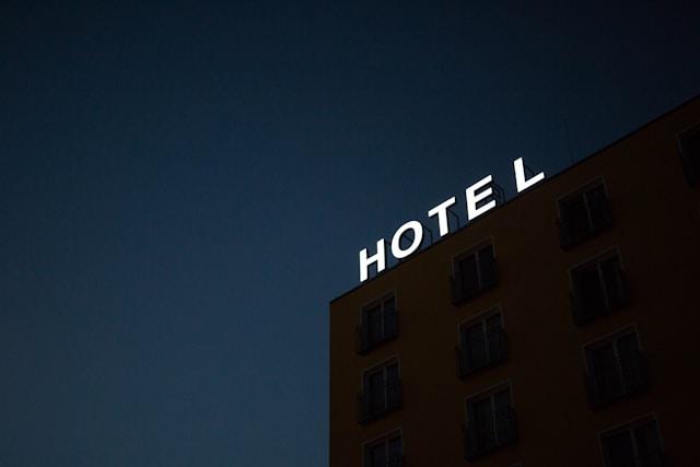 5 Must-Have Features for Winning Travel & Hotel Websites